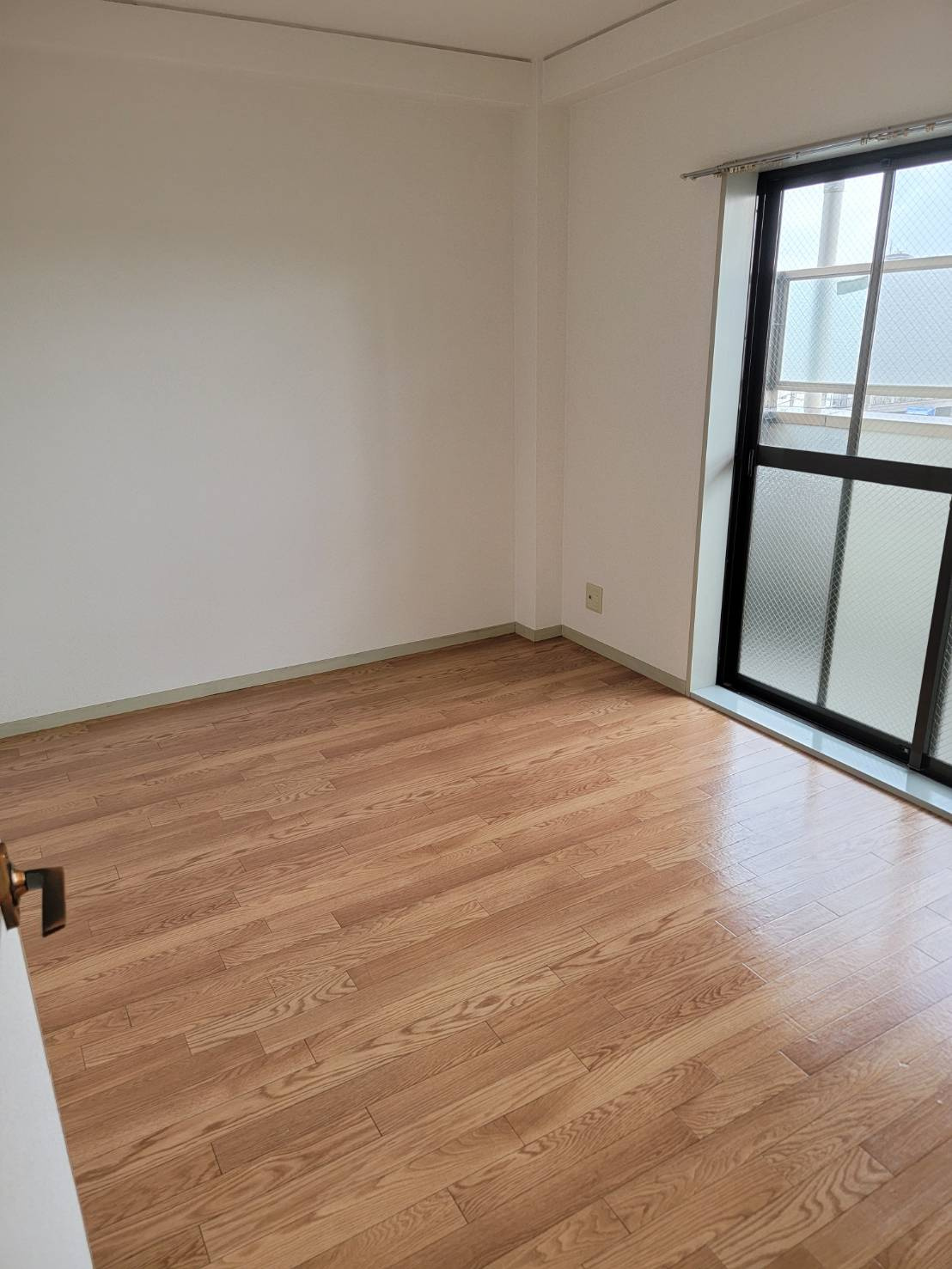 サンクレスト府中の内装|明るい色調の室内です