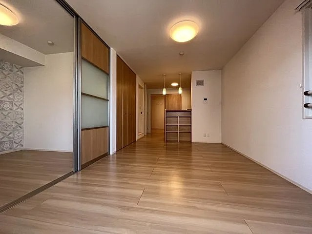 D-room灘北通の居間・リビング
