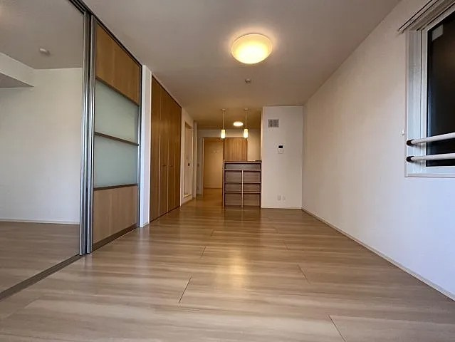 D-room灘北通の居間・リビング