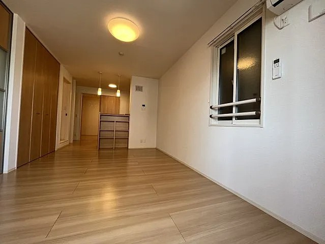 D-room灘北通の居間・リビング