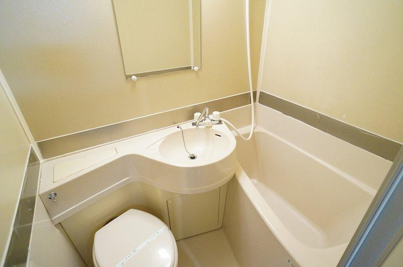 セブンスパークアパートメントの浴室