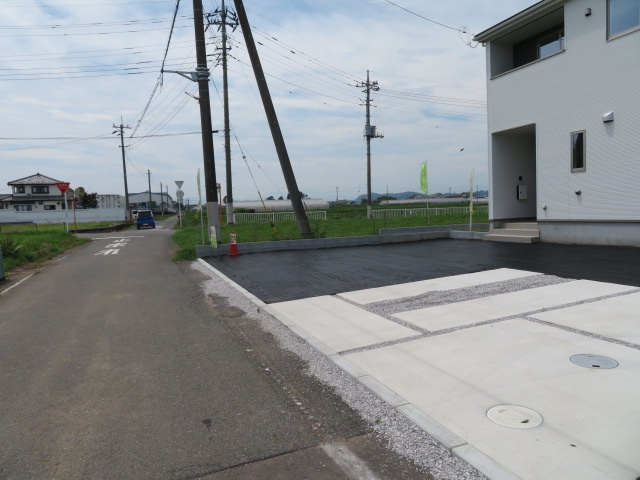 高崎市吉井町2期（全3棟）1号棟の駐車場