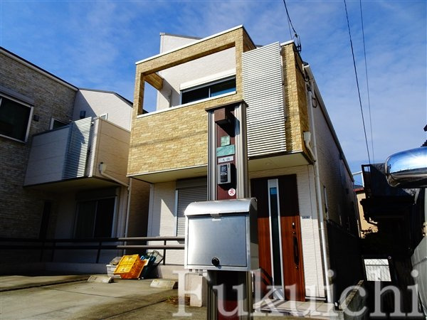 目黒区中根1丁目戸建の外観