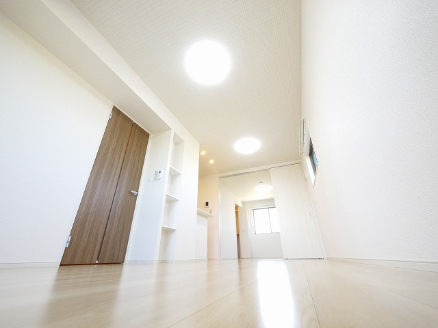 ルナ　ハイツⅢの居間・リビング|こちらの居間で趣味の時間をお楽しみください