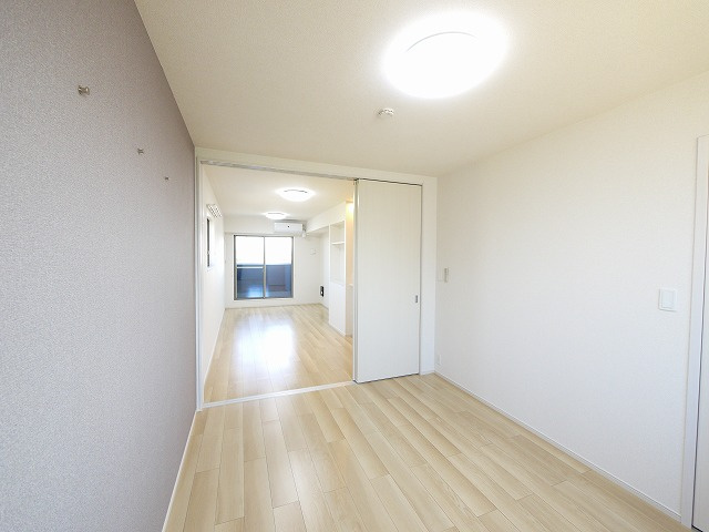 ルナ　ハイツⅢの寝室|開放的な寝室です