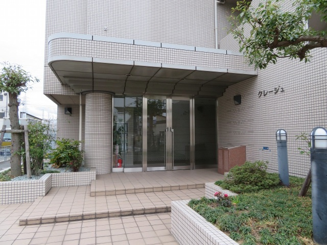 クレージュのエントランス