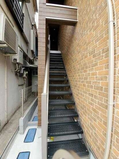 鳩ポッポのエントランス