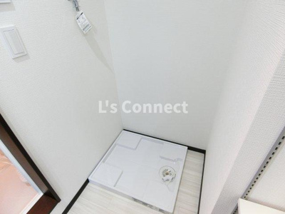 【設備】 | アルクスおたまや | 室内洗濯機置き場には排水パン付き。（別間取参考写真）