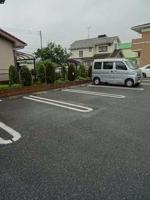 スタニングプレイスVの駐車場