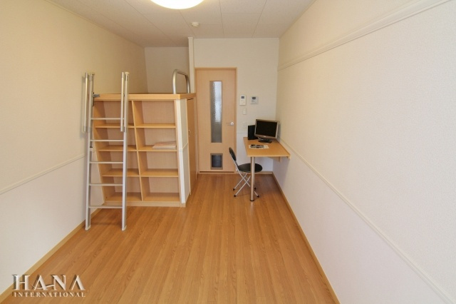 レオパレスブランデール島根の居間・リビング