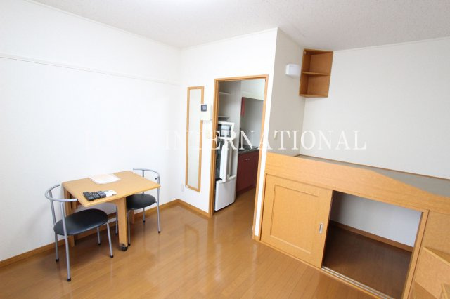 レオパレスプラシード竹丘の居間・リビング