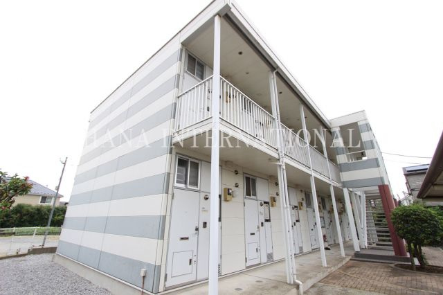 レオパレスヘリオードルの外観