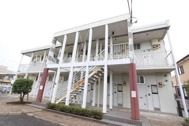 レオパレスヘリオードルの外観