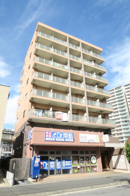 外観（鉄筋コンクリート造８階建てオートロック付きマンション）