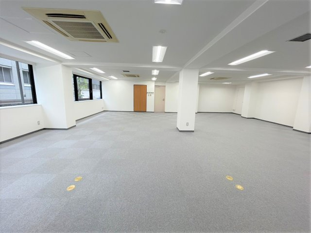 内山ビルの内装|写真は2階のものです（内装イメージとしてご参照ください）