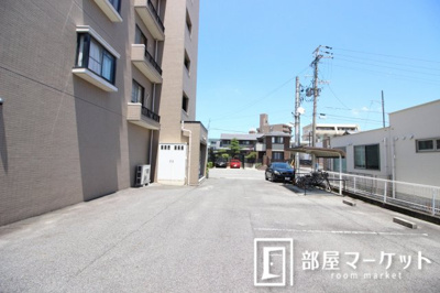 【駐車場】 | 梅坪丸太マンション