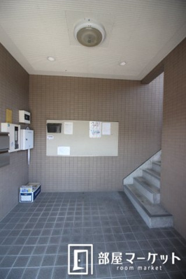 【ロビー】 | 梅坪丸太マンション