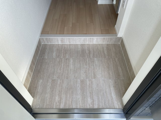コントレイル糸引の玄関