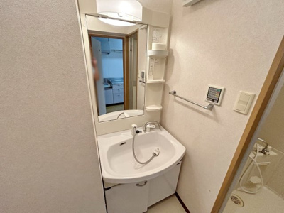 【独立洗面台】 | ジャン・リール