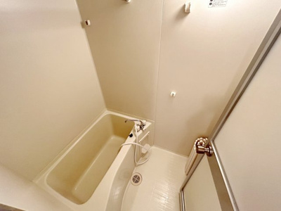 【浴室】 | ジャン・リール