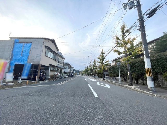醍醐古道町　建築条件付土地　Aプランの前面道路含む現地写真