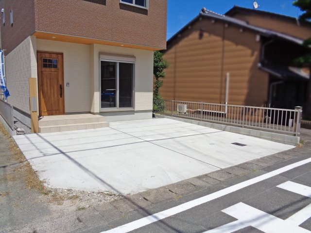 【玄関】 | 松阪市川井町　建売分譲住宅Ｄ号棟