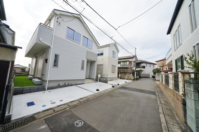 【横浜市旭区南希望が丘89-8全２棟新築戸建て１号棟】★仲介手数料無料★（希望ケ丘小学校・南希望が丘中学校）の前面道路含む現地写真