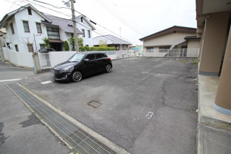 【駐車場】