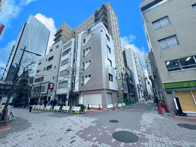 DUKEビルの外観