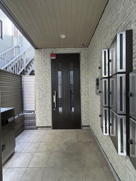 アークレスタ中目黒のエントランス