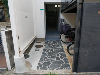 【エントランス】
