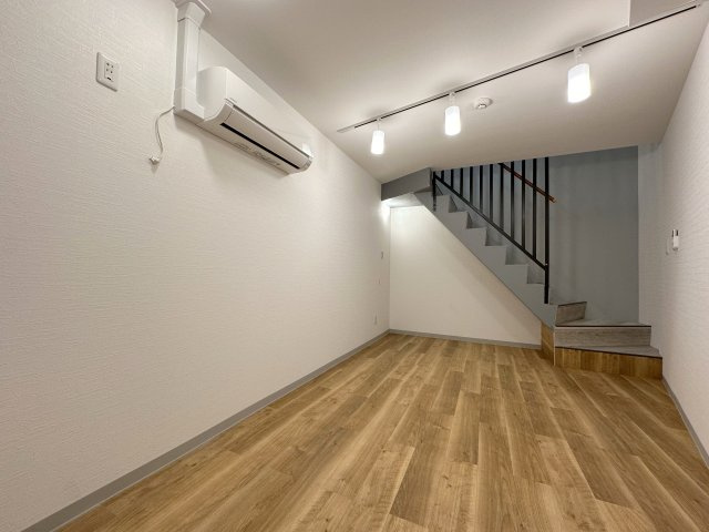 Norn Akabaneの洋室