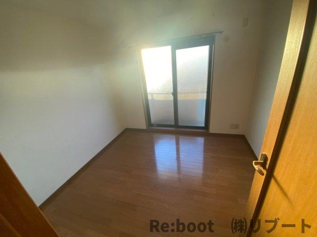 サニーフォレスト藤原参番館の洋室