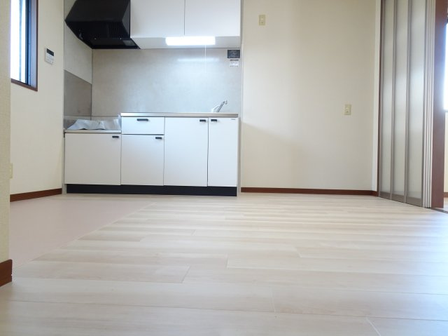 スカイ・コーポの居間・リビング