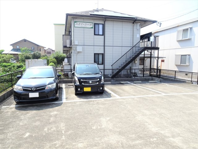 スカイ・コーポの駐車場