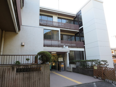 鎌倉市中央図書館まで1200ｍ