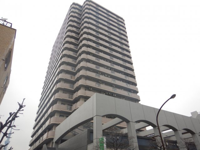 ツインタワー住利毛利館の外観