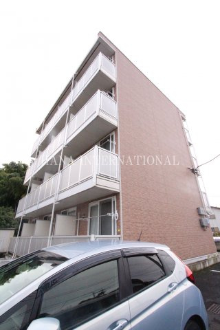 レオパレスパレス中田の外観