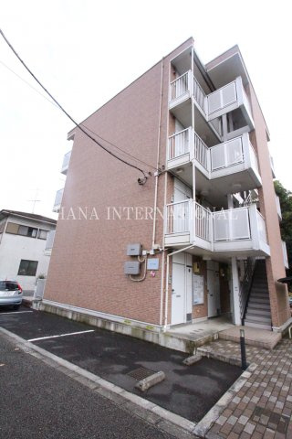 レオパレスパレス中田の外観