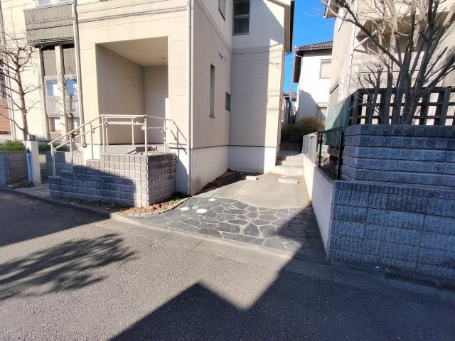セレクト花水木岩槻城址公園の駐車場