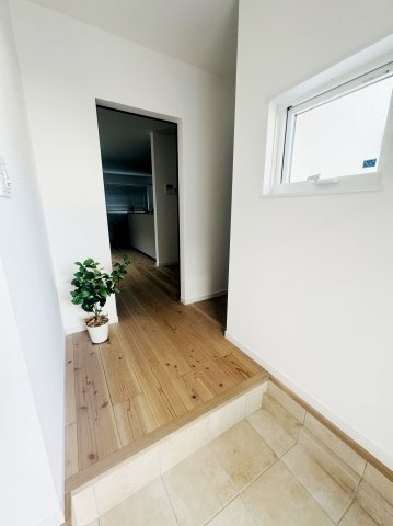 呉市宮原7丁目　新築一戸建て（全９棟）の玄関|ゆったりとした玄関です