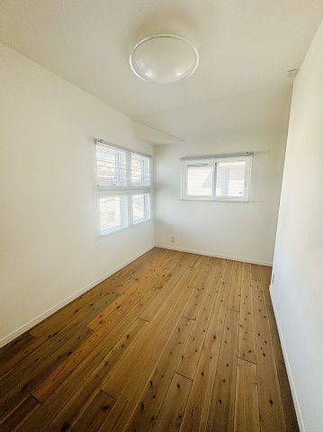 呉市宮原7丁目　新築一戸建て（全９棟）の洋室|使い勝手のいい洋室です