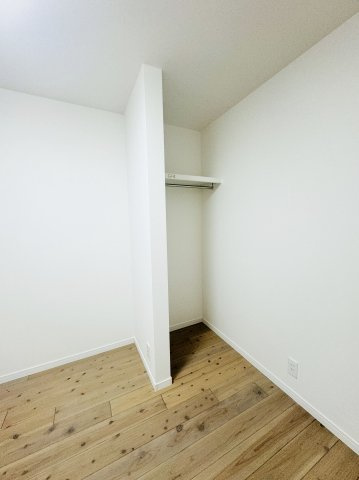 呉市宮原7丁目　新築一戸建て（全９棟）の洋室|クローゼットがあり収納も充実の洋室