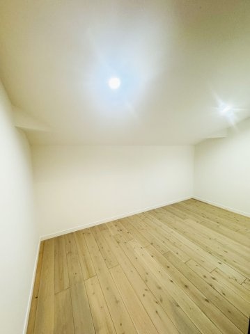 呉市宮原7丁目　新築一戸建て（全９棟）の洋室|使い勝手のいい洋室です