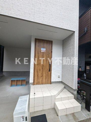 【玄関】 | Ｋｏｌｅｔ新蒲田＃０２ | 収納もある玄関です