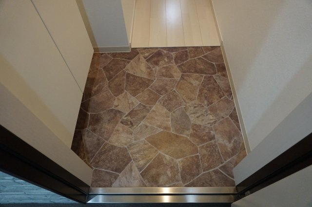 グローリア西昇の玄関