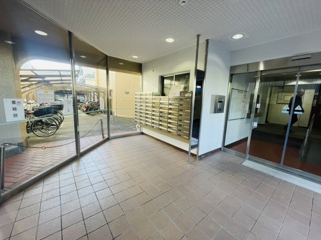 常盤ハイツのエントランス