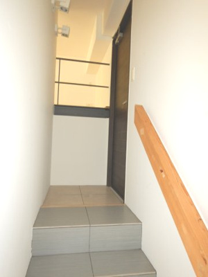 【玄関】 | REGULUS KONAN YAMATE