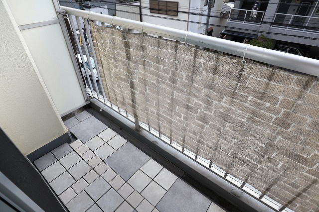 行徳マンションのバルコニー|落ち着いた時間を過ごせるバルコニーです