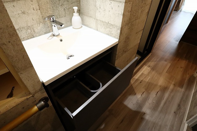 行徳マンションの洗面所|ゆったりとスペースのある洗面所